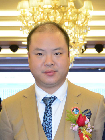 陳久榕（福建省建材行業(yè)協(xié)會(huì)會(huì)長(zhǎng)，福建省涂料工業(yè)協(xié)會(huì)顧問，福建多潤(rùn)斯建材有限公司董事長(zhǎng)）